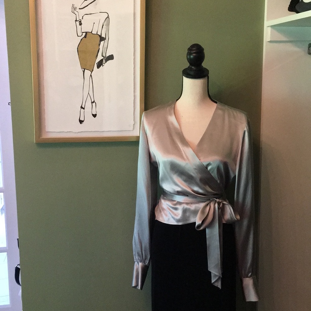 Absolutely gorgeous Dana Buchanan black label top